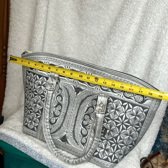 Banda Bags Kali Tote - Large Silver - Picture 12 of 16